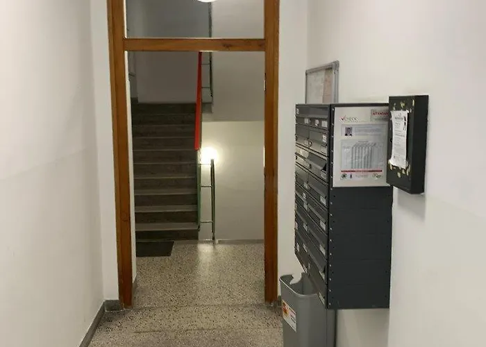 Two Double Bedrooms In Center *