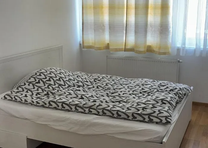 Two Double Bedrooms In Center *